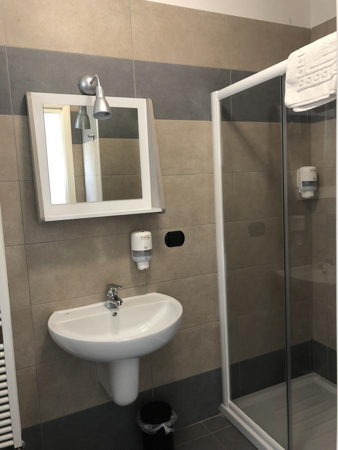 Cascina Monte Diviso Hostel Gallarate Ngoại thất bức ảnh